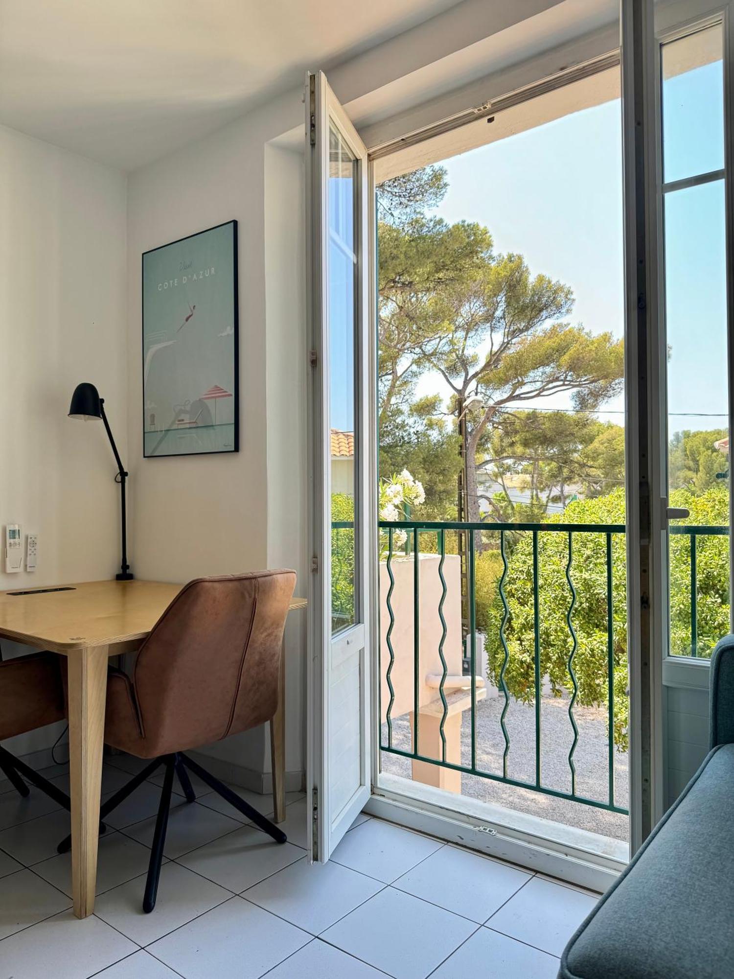 Cocon Comfortable Vue Mer, Clim Et Parking Санари-сюр-Мер Экстерьер фото